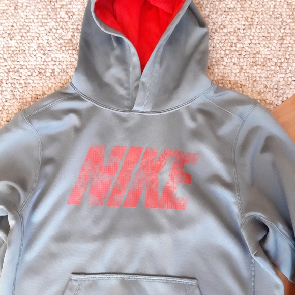 Nike Therma Fit Hoodie size Medium - Picture 7 of 11